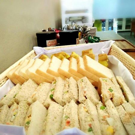 The Guest Hotel Krabi Bagian luar foto